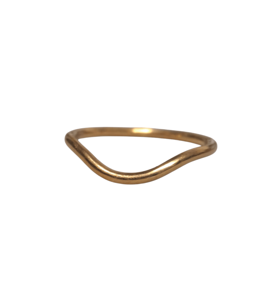 Curve to fit 9ct yellow gold wedding ring