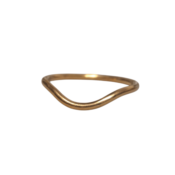 Curve to fit 9ct yellow gold wedding ring
