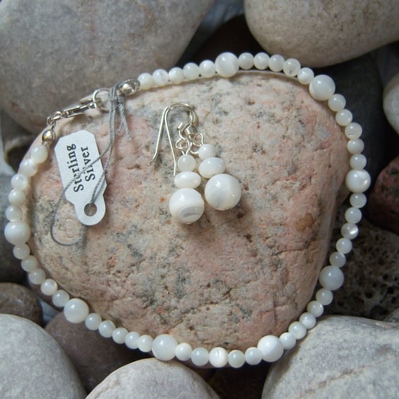 Matching Mother Of Pearl Anklet and earrings