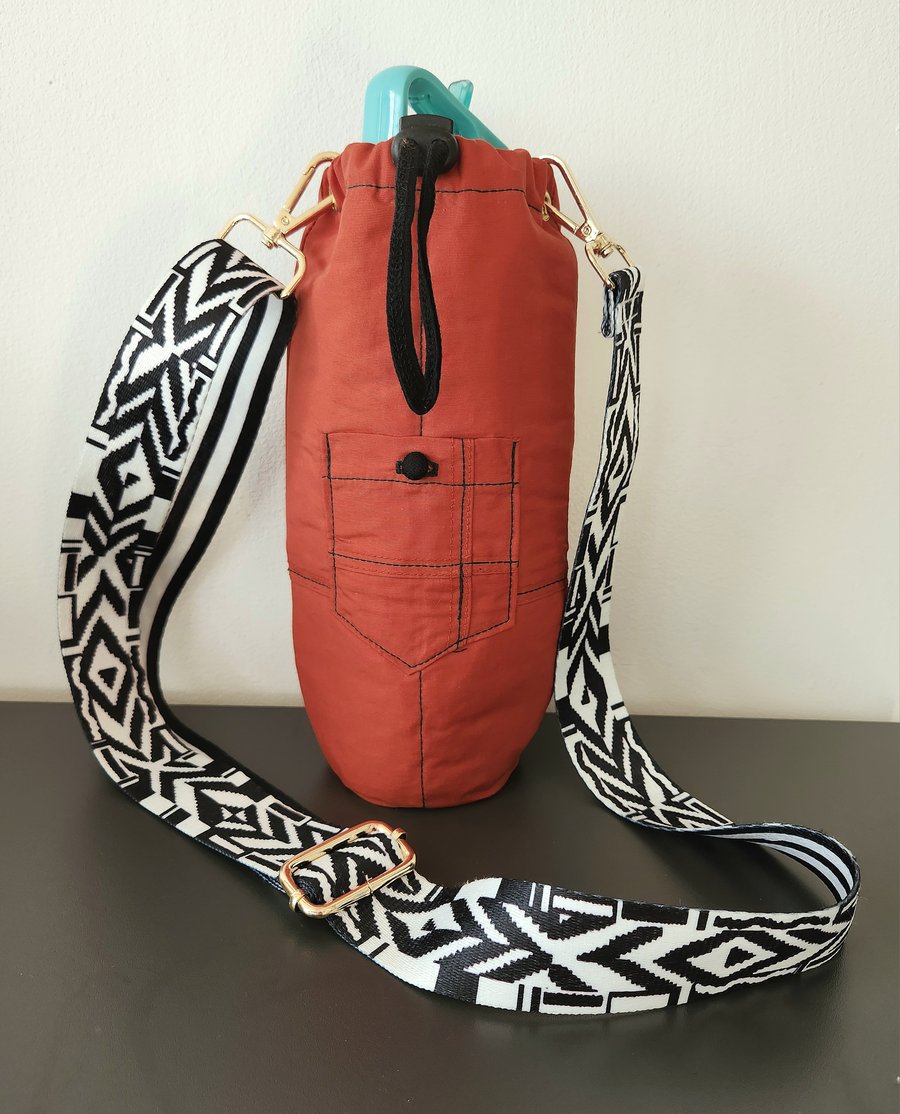 BURNT ORANGE 1000ML WATER COOLER WITH DETACHABLE ADJUSTABLE STRAP