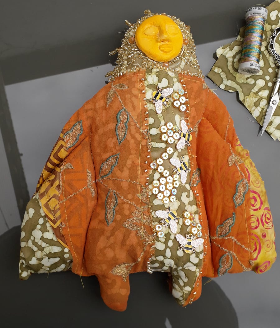 Honey queen of the hive