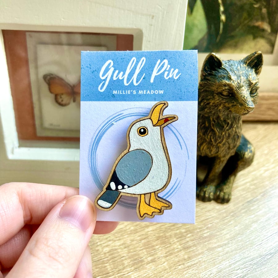 Gull pin badge brooch NEW DESIGN