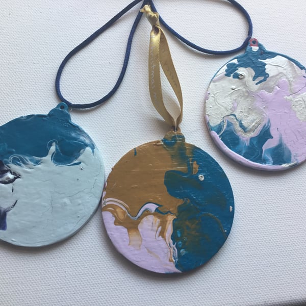 Christmas decoration. hand painted baubles. CC612. 