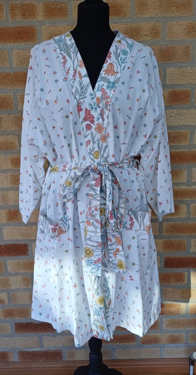 Bath Robe white cotton floral kimono style dressing gown one size 10 to 16