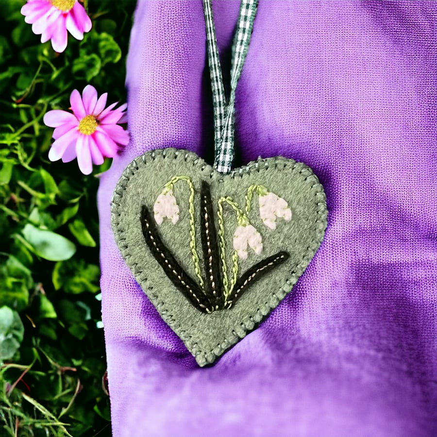 Flower Hanging felt heart gift