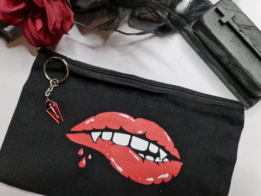 Vamp Lip Make up Bag