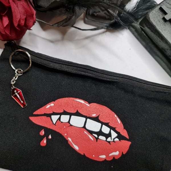 Vamp Lip Make up Bag
