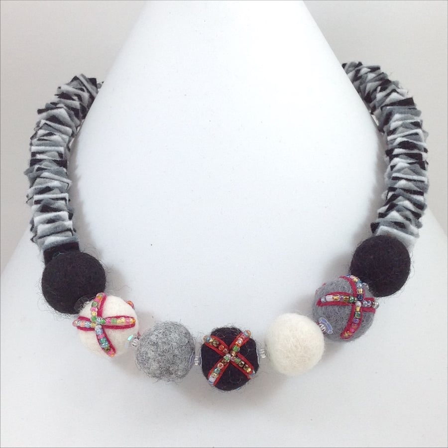 Felt Necklace In Black and White