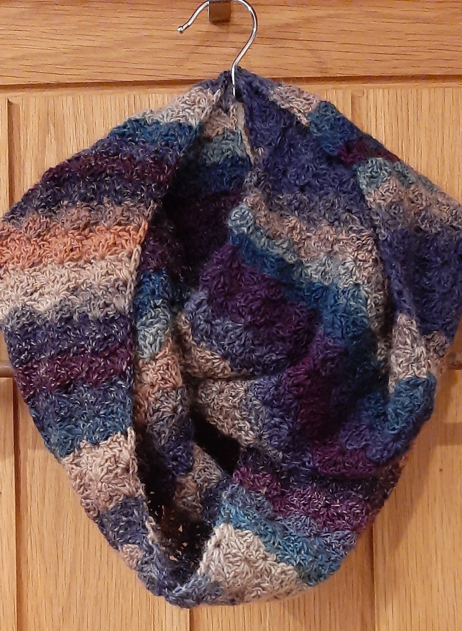 Infinity scarf - crochet 