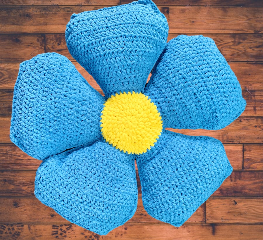 Forget Me Not crochet cushion, two tone floral cushion, flower pillow