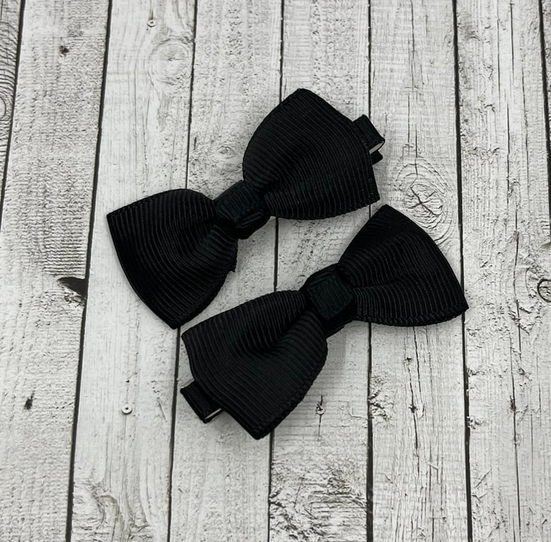 Small Classic Black Bow on Clips (pair)