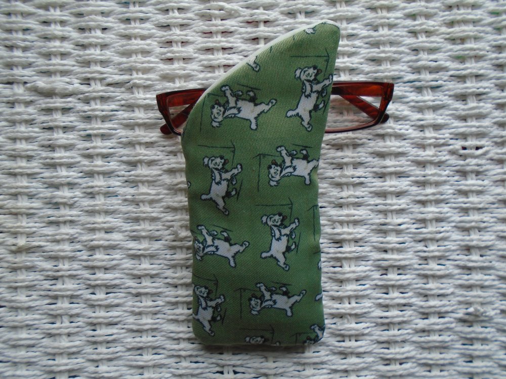 White Puppy Dog Glasses Case 