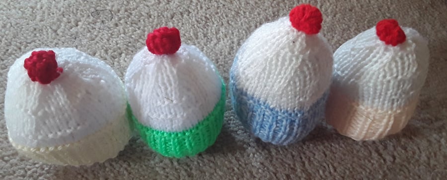 Homemade set of 4 Cupcakes Pincushions (4)