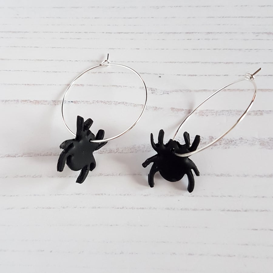 NEW Spiders hoop earrings