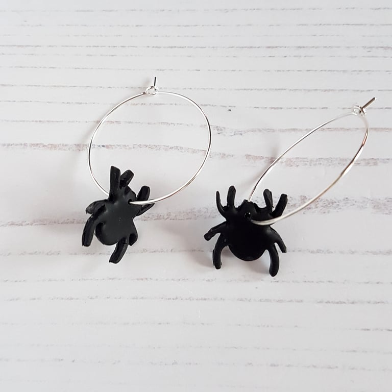 NEW Spiders hoop earrings