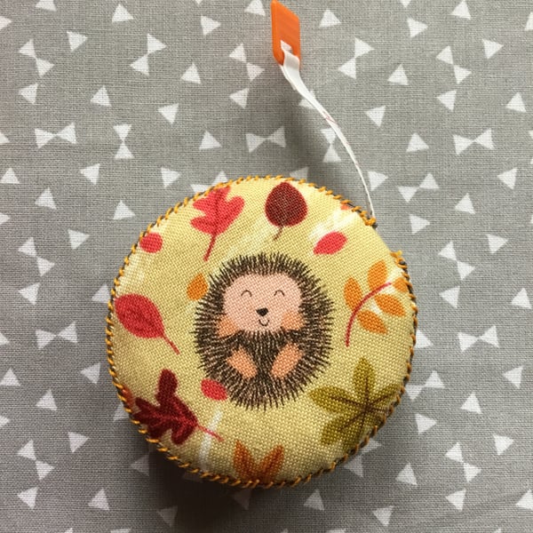 Hedgehog retractable tape measure 
