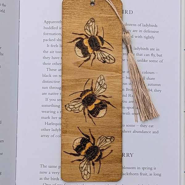 Bees, wooden bookmark, pyrography, stocking filler gift for a bee lover