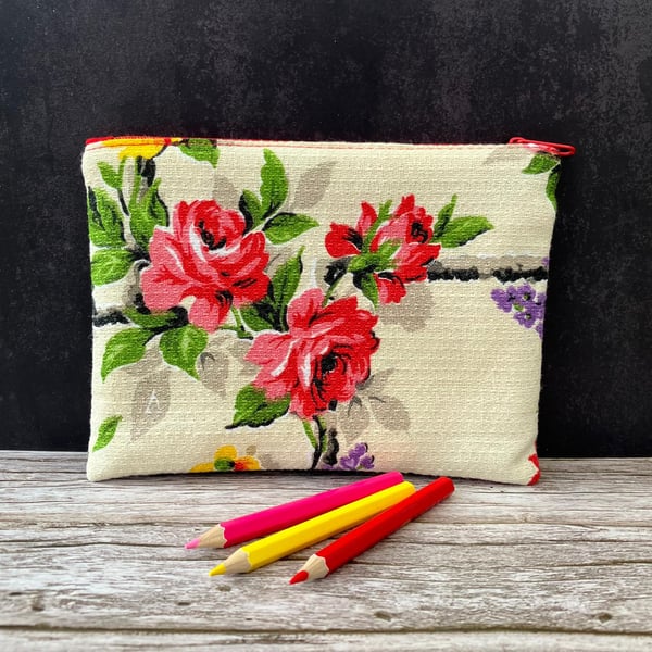 Rare 1940s Vintage Barkcloth Zip Wallet with Red Zip and Lining 