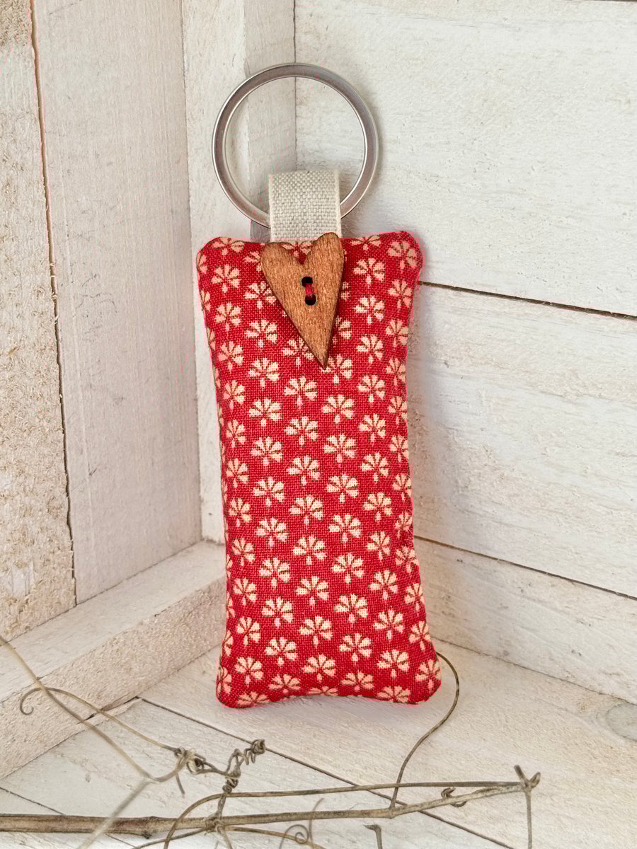AUTUMN KEY RING - with wooden heart or star button