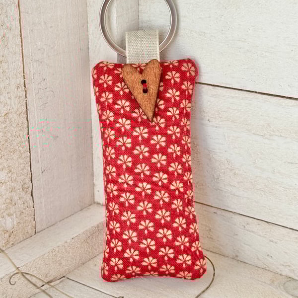 AUTUMN KEY RING - with wooden heart or star button