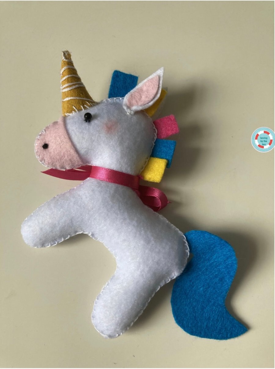 Unicorn felt plushie toy