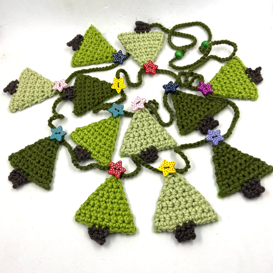 Crochet Christmas Tree Garland with Wooden Button Stars 
