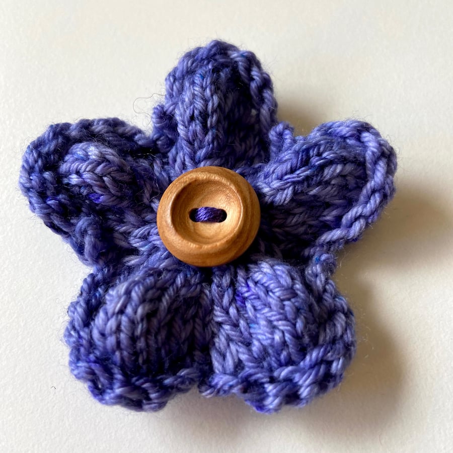 Hand knitted flower brooch pin - Purple and wood