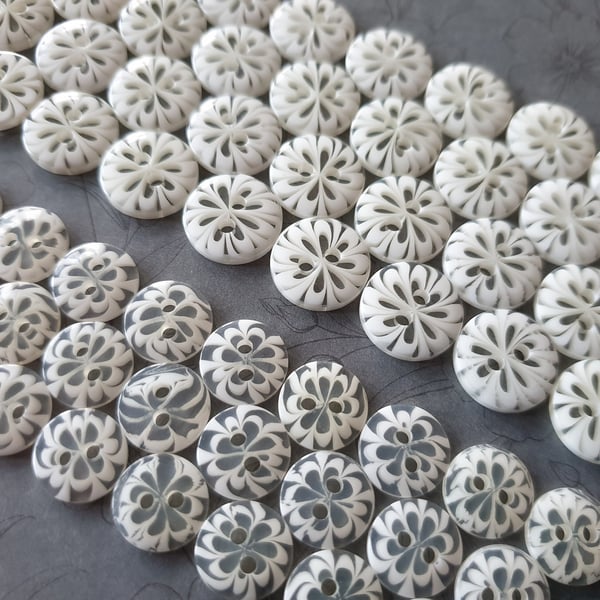11.5mm & 14mm  Clear and White Flower Pattern Buttons