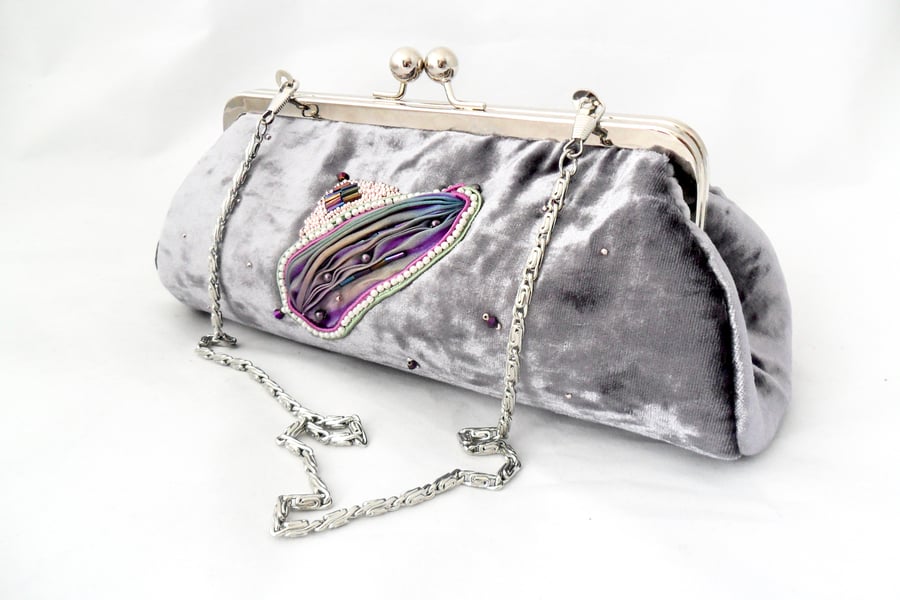 Velvet evening bag in lilac