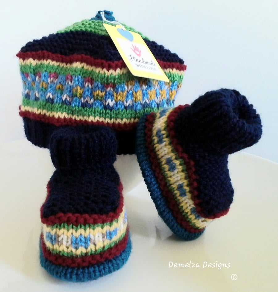 Hand Knitted Navy Blue Baby Boys Fairisle Hat & Booties Set  0-6 months size