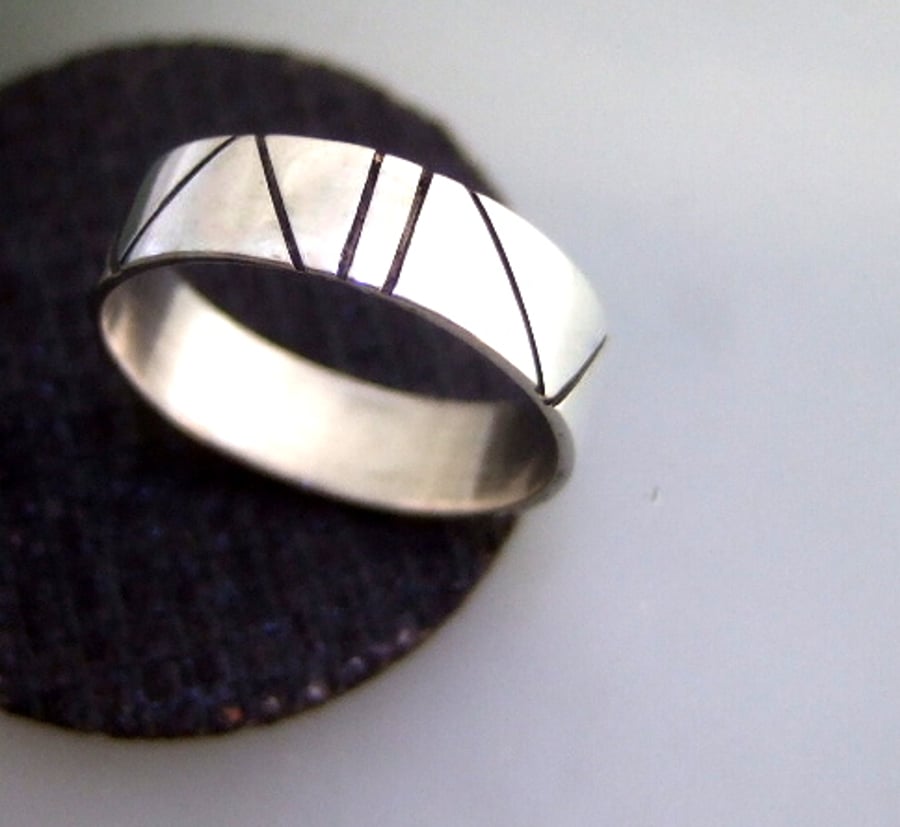 Contemporary design ring
