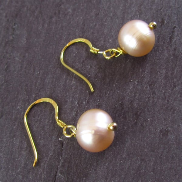Peach Pearl Earrings 