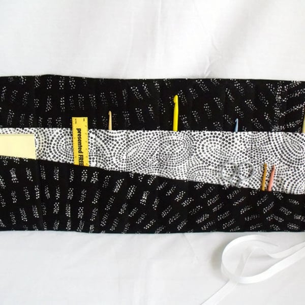 quilted crochet hook storage roll, black and white
