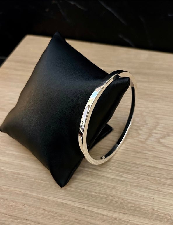 "Equilibrium" - Heavy Sterling Silver Bangle - Made to any size - 4mm Square