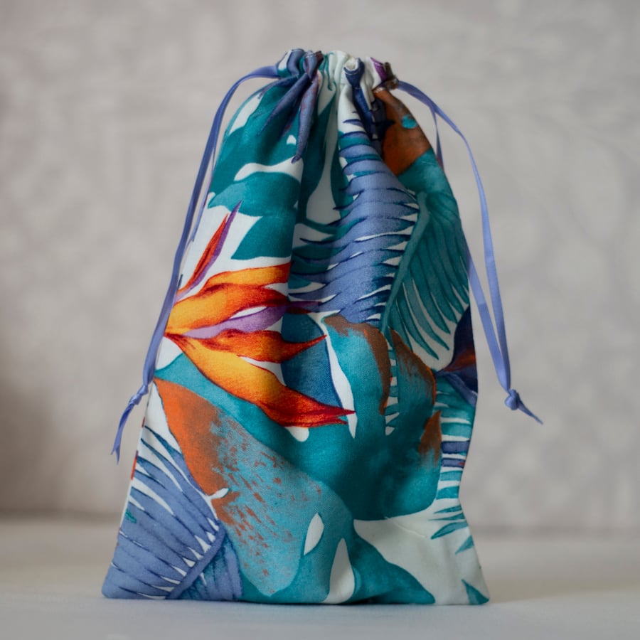Drawstring Gift Bag Reusable Leaf Design