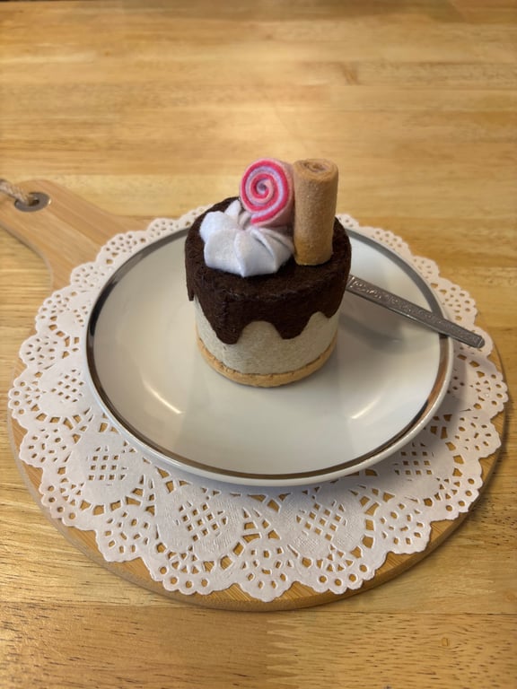 Handcrafted Toffee Chocolate Felt Cheesecake