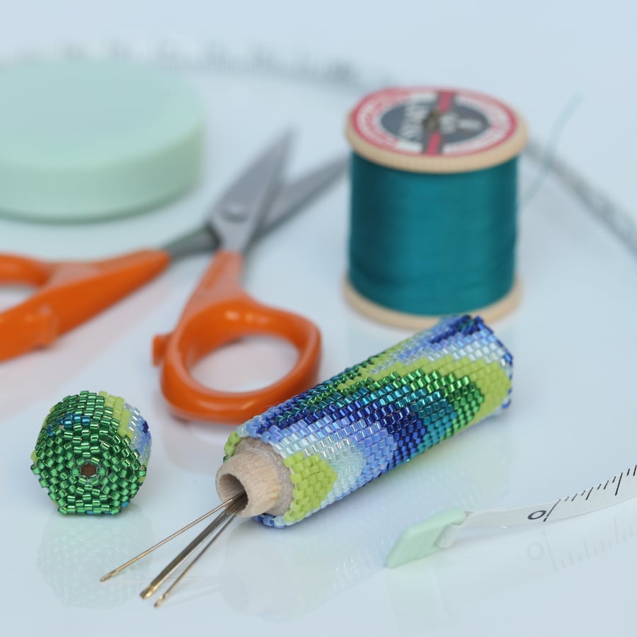 Beaded Wooden Needlecase in Seafoam Bargello Pattern