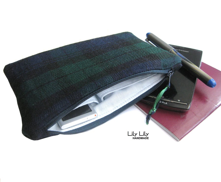 SOLD Green tartan bag, 100% wool, green, tartan, zippered case