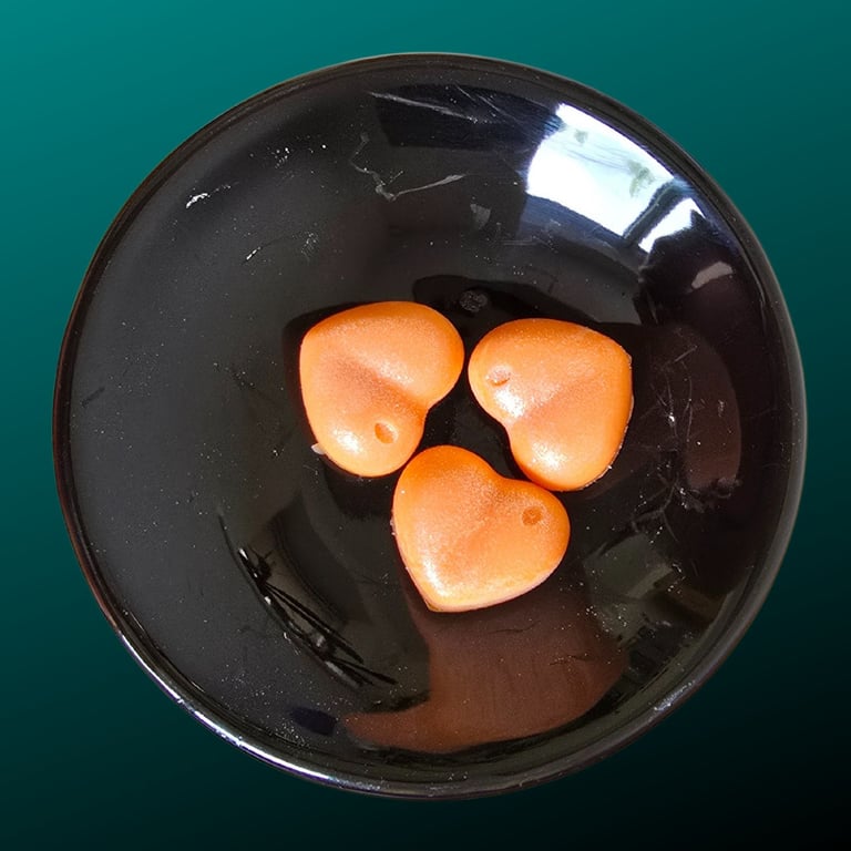 Soy Wax Melts Hearts Pack of 10 Fragrance Mandarin and Sandalwood 65g