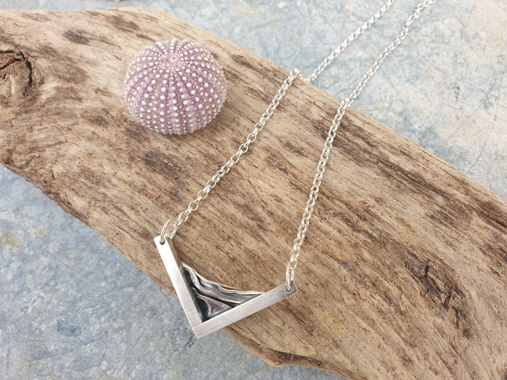 Silver beach coastal waves pendant 