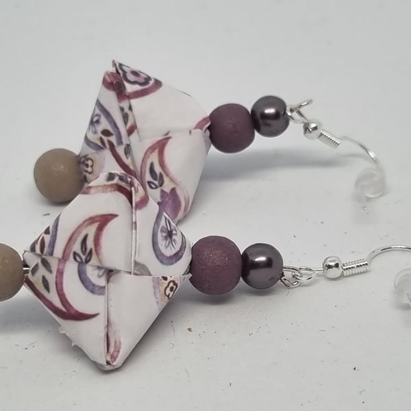 Origami earrings: white Paisley design paper and small beads