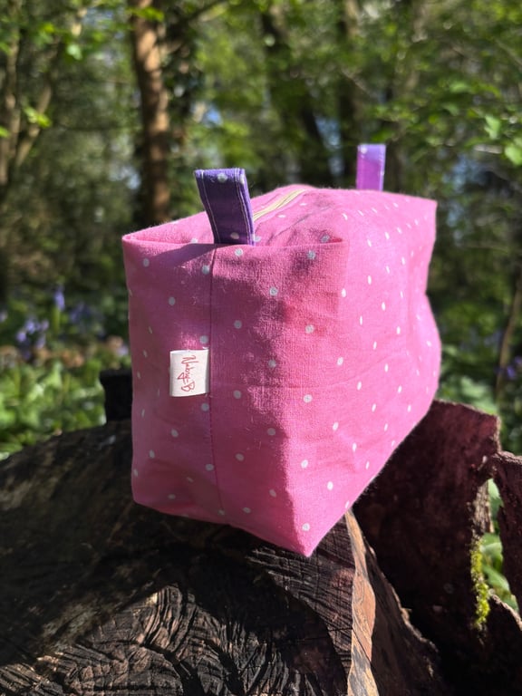 Make up bag (large) in pink and white polka dots