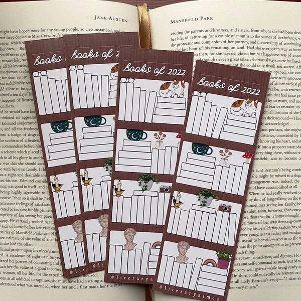 2022 Bookshelf Tracker Bookmark