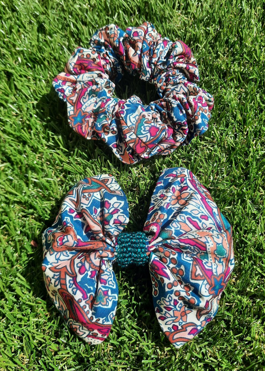 Teal beaded, clip on bow and scrunchie set, free UK delivery. 