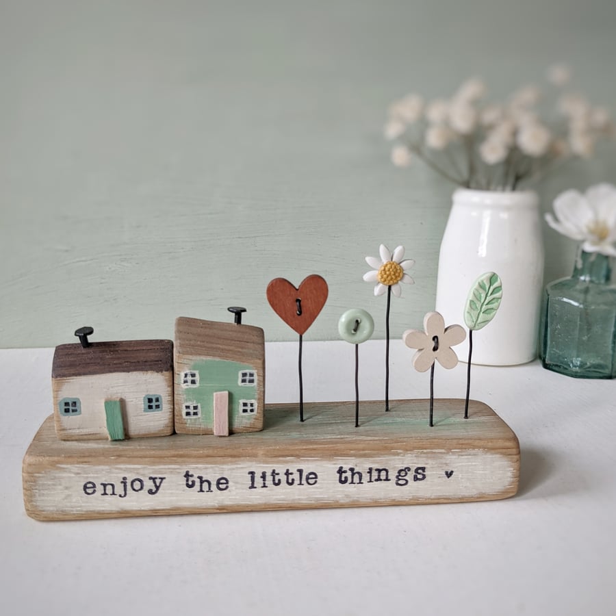 Little Wooden Houses with Clay & Button Garden 'Enjoy the little things'