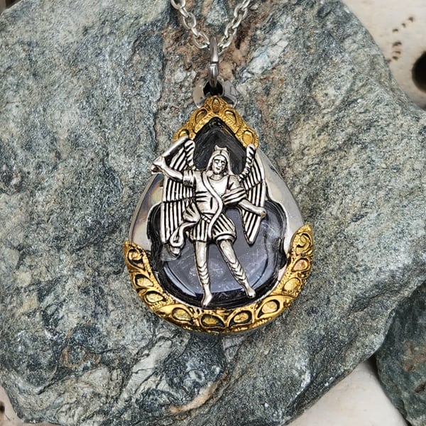 Archangel Saint Michael Amethyst crystal stainless steel pendant angel necklace 