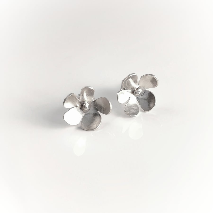 Sterling silver flower stud earrings