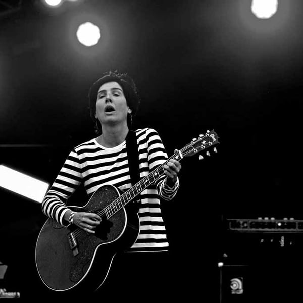 Sharleen Spiteri Performing Live With Texas Photograph Print