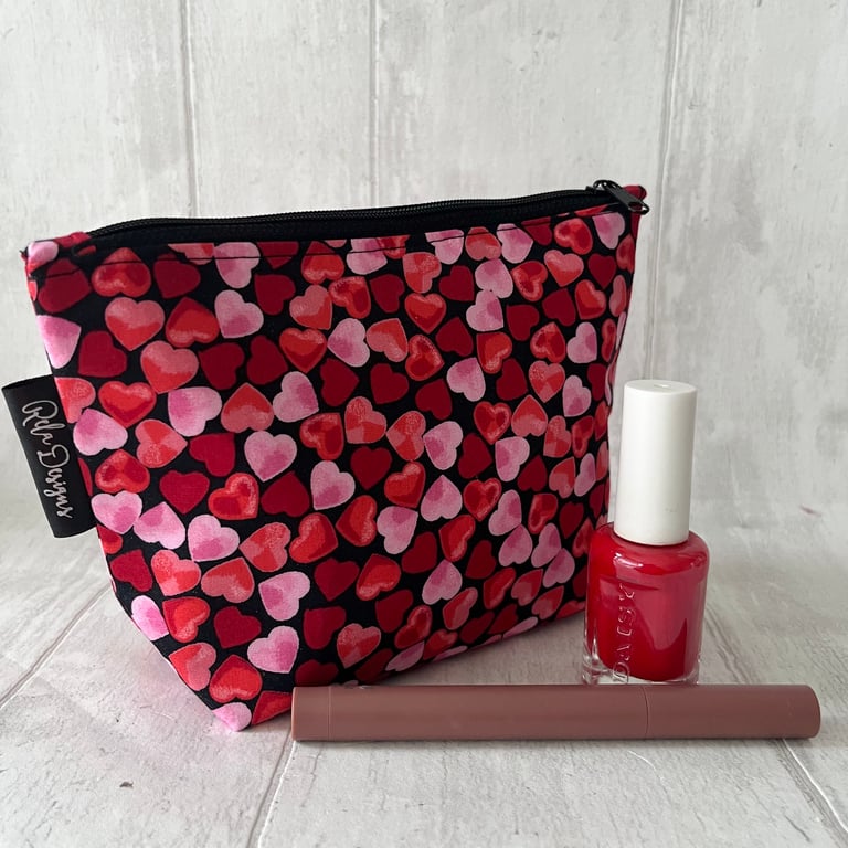 Cosmetic bags hearts 