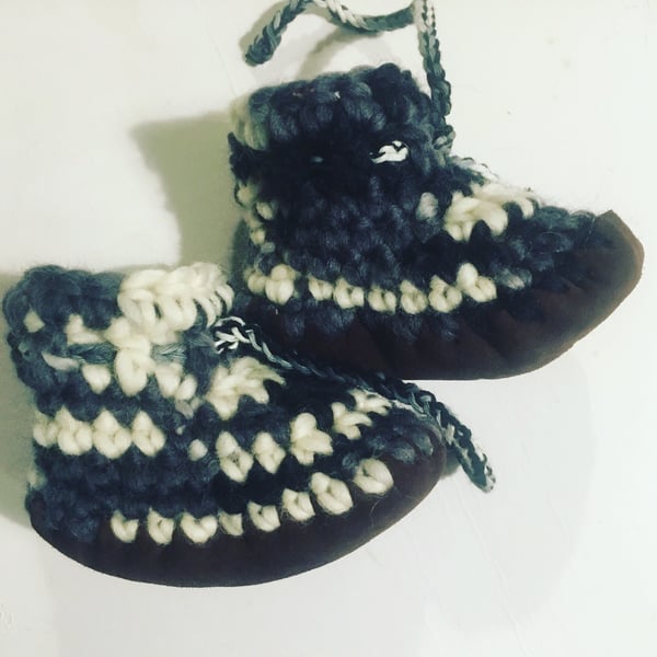 Wool & leather baby boots - black and white- 6-12 months